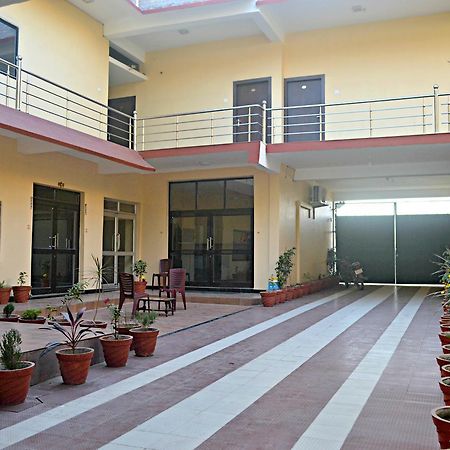 Hotel Bhammars Balangir Экстерьер фото