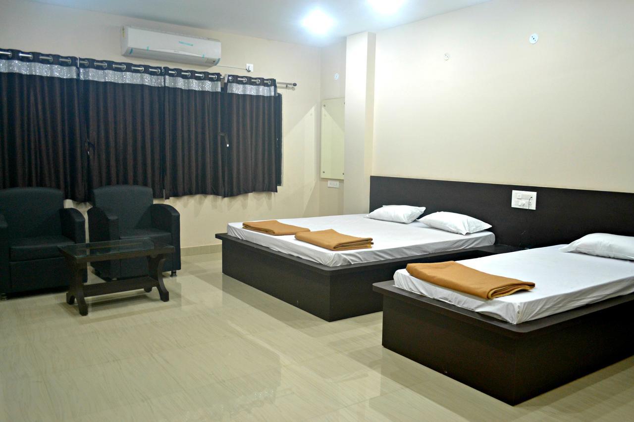 Hotel Bhammars Balangir Номер фото