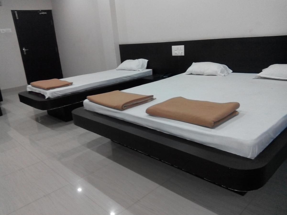 Hotel Bhammars Balangir Номер фото