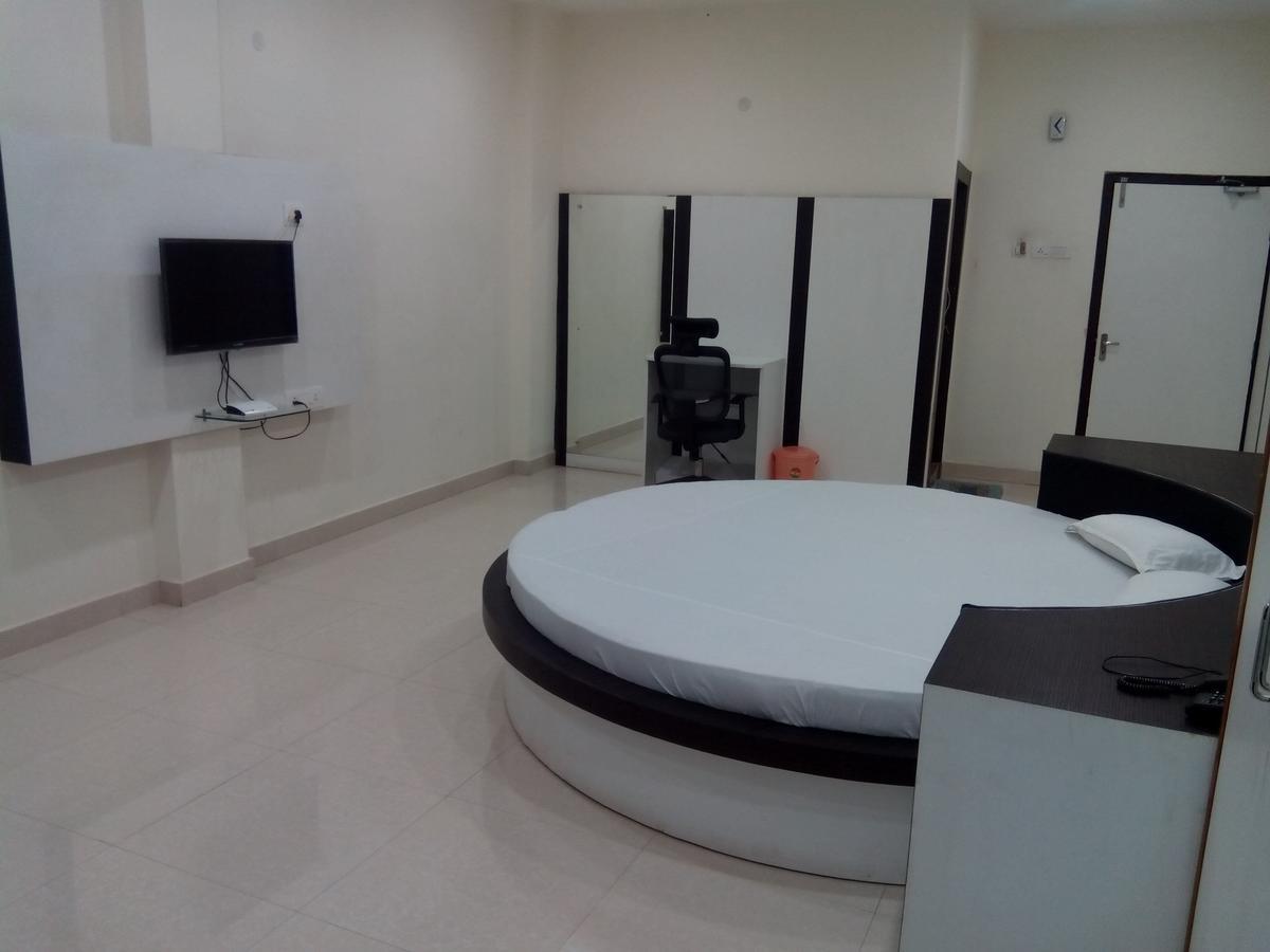 Hotel Bhammars Balangir Номер фото