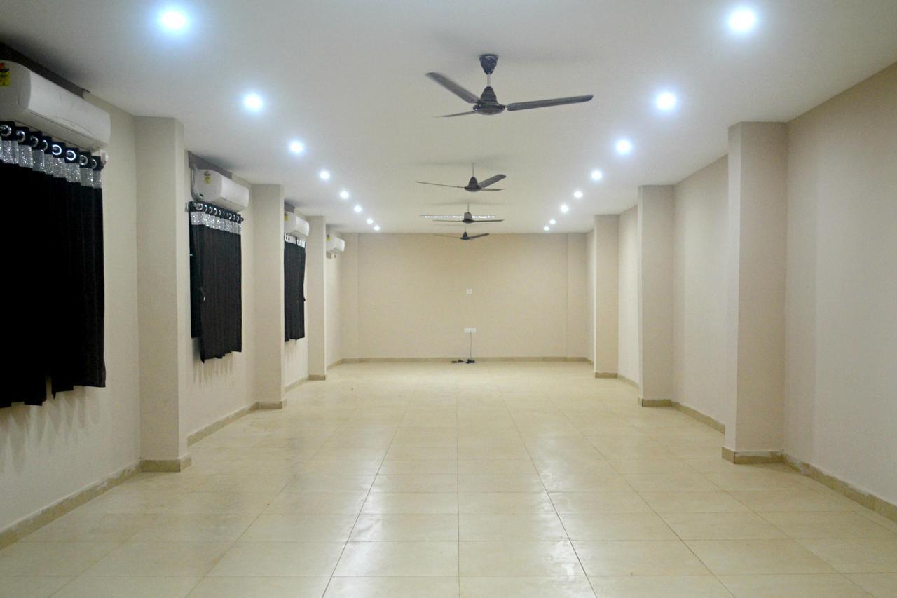Hotel Bhammars Balangir Экстерьер фото