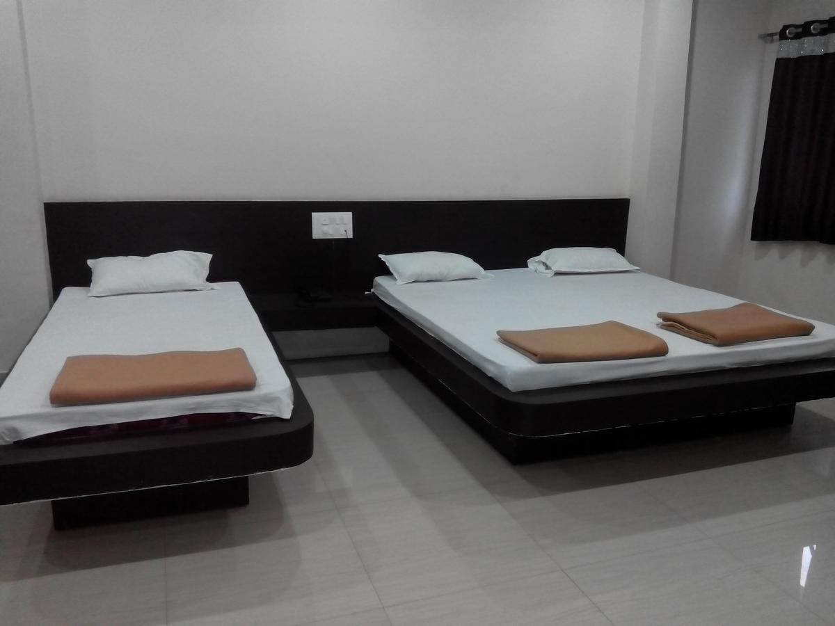 Hotel Bhammars Balangir Номер фото