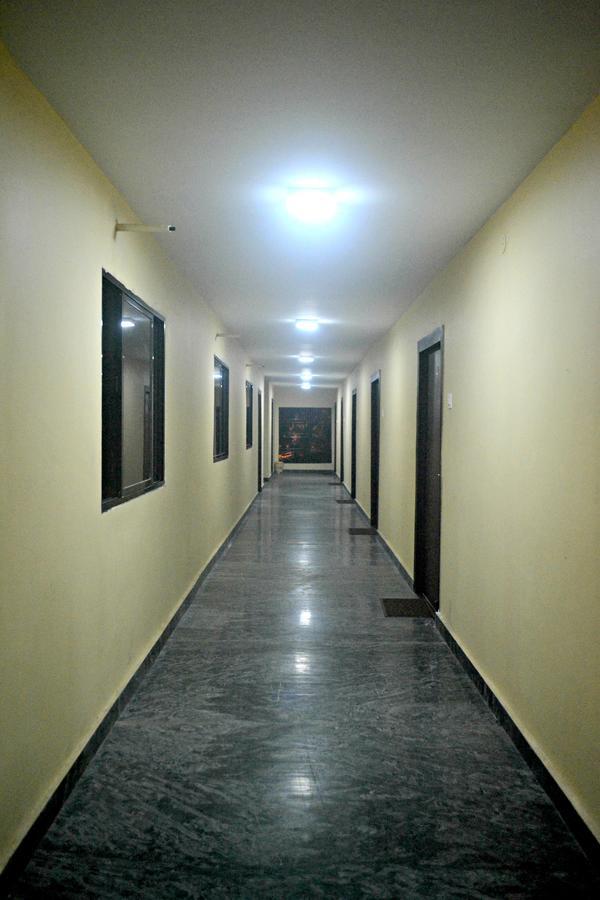 Hotel Bhammars Balangir Экстерьер фото