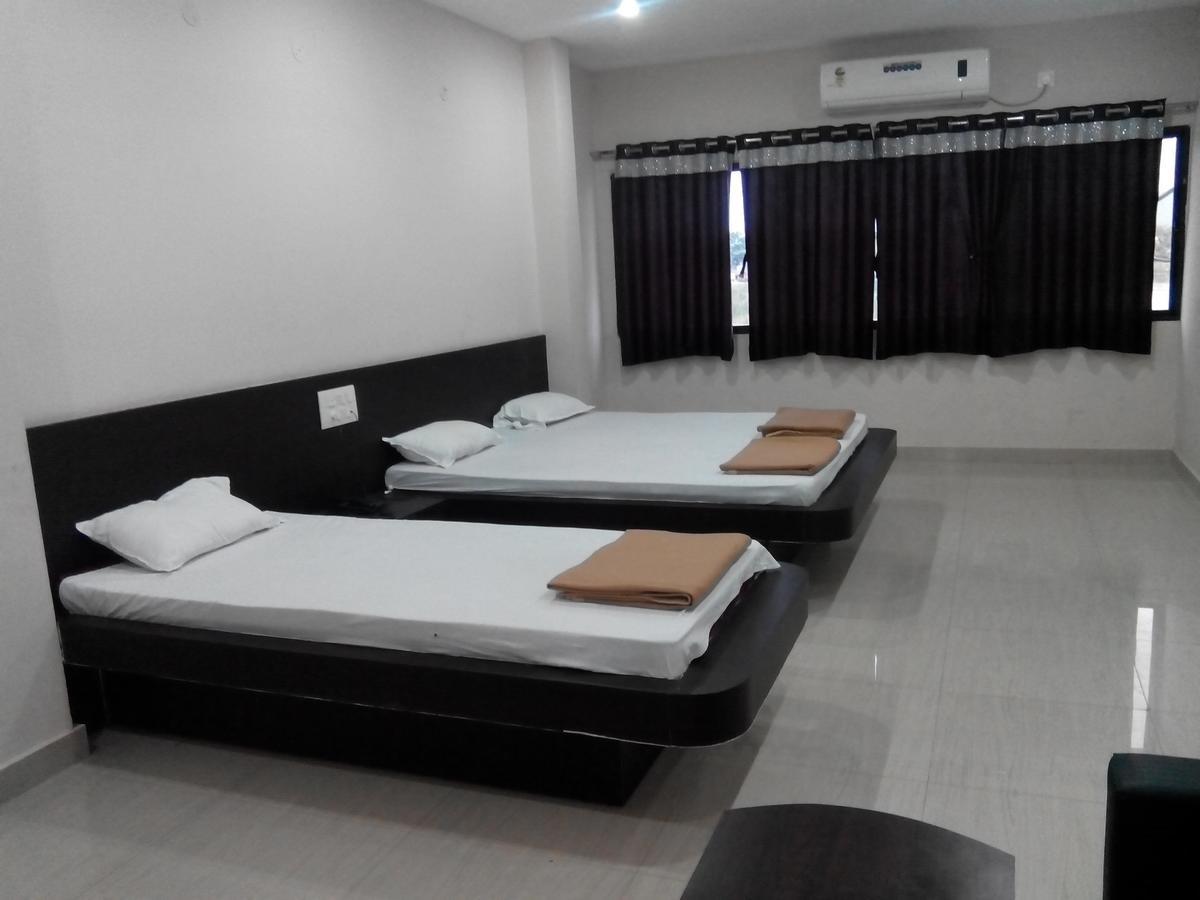Hotel Bhammars Balangir Экстерьер фото